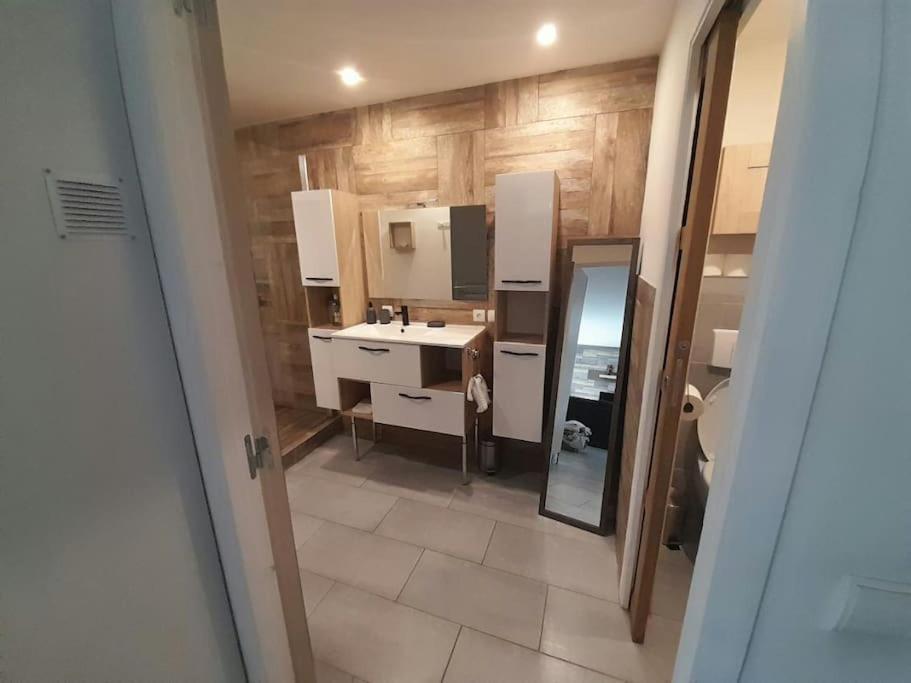 Appartement Spacieux &Tres Calme. Spacious & Very Quiet Apartment. カロ エクステリア 写真