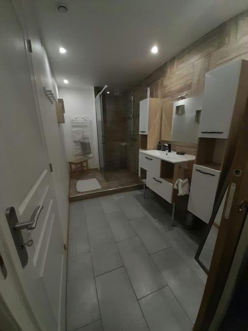 Appartement Spacieux &Tres Calme. Spacious & Very Quiet Apartment. カロ エクステリア 写真