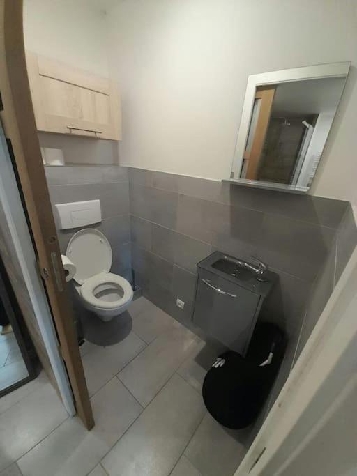 Appartement Spacieux &Tres Calme. Spacious & Very Quiet Apartment. カロ エクステリア 写真